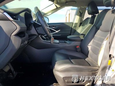 Zdjęcie 7 z 13 samochodu: 2019 TOYOTA RAV4 XLE PREMIUM VIN:JTMA1RFVXKD503703 - miniatura
