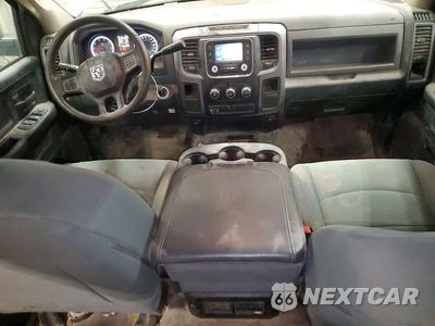 Zdjęcie 8 z 12 samochodu: 2015 RAM 2500 ST VIN:3C6UR5HJ7FG537025 - miniatura