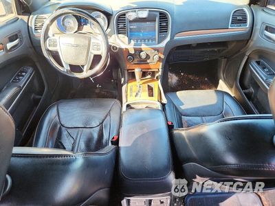 Zdjęcie 8 z 12 samochodu: 2014 CHRYSLER 300C VARVATOS VIN:2C3CCADT0EH296966 - miniatura