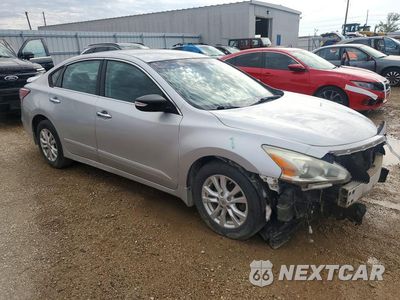 Czwarte zdjęcie samochodu z boku: 2014 NISSAN ALTIMA 2.5 S VIN:1N4AL3AP3EN223819 - miniatura