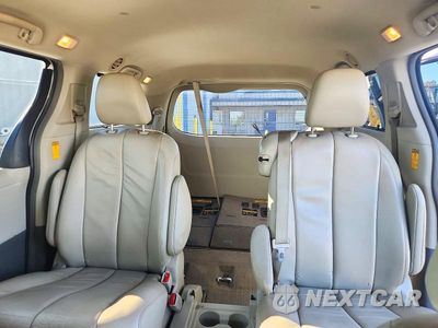 Zdjęcie 10 z 13 samochodu: 2014 TOYOTA SIENNA XLE 8-PASSENGER VIN:5TDYK3DC5ES511565 - miniatura