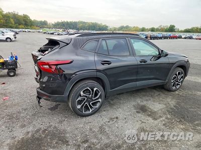 Trzecie zdjęcie samochodu z tyłu: 2025 CHEVROLET TRAX 2RS VIN:KL77LJEP3SC122612 - miniatura