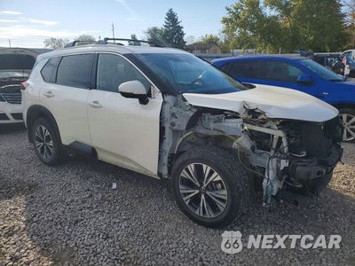 Czwarte zdjęcie samochodu z boku: 2021 NISSAN ROGUE SV VIN:JN8AT3BB2MW216001 - miniatura