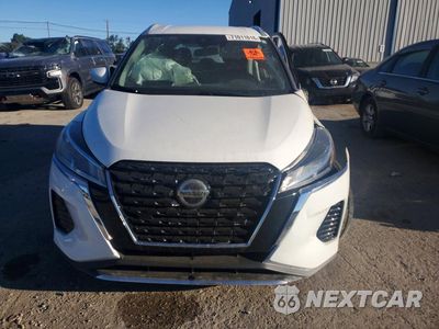 Piąte zdjęcie samochodu w środku: 2021 NISSAN KICKS SV VIN:3N1CP5CV9ML494321 - miniatura