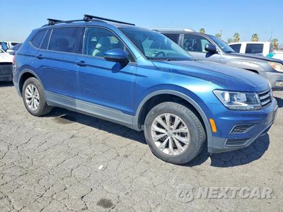 Czwarte zdjęcie samochodu z boku: 2020 VOLKSWAGEN TIGUAN S VIN:3VV1B7AX9LM140246 - miniatura