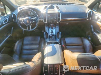 Zdjęcie 8 z 13 samochodu: 2015 PORSCHE CAYENNE S VIN:WP1AB2A26FLA60042 - miniatura