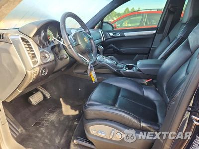 Zdjęcie 7 z 12 samochodu: 2014 PORSCHE CAYENNE GTS VIN:WP1AD2A21ELA76111 - miniatura
