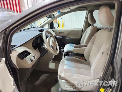 Zdjęcie 7 z 13 samochodu: 2012 TOYOTA SIENNA LE VIN:5TDKK3DC1CS263656 - miniatura