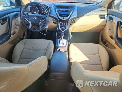 Zdjęcie 8 z 12 samochodu: 2012 HYUNDAI ELANTRA GLS VIN:KMHDH4AE1CU366747 - miniatura