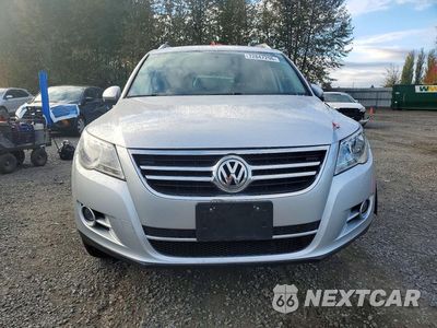 Piąte zdjęcie samochodu w środku: 2010 VOLKSWAGEN TIGUAN SE VIN:WVGBV7AX8AW526191 - miniatura