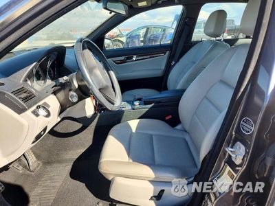Zdjęcie 7 z 12 samochodu: 2011 MERCEDES-BENZ C 300 4MATIC VIN:WDDGF8BB4BR146951 - miniatura