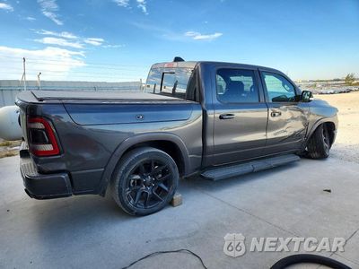 Trzecie zdjęcie samochodu z tyłu: 2021 RAM 1500 LARAMIE VIN:1C6SRFJT5MN580694 - miniatura