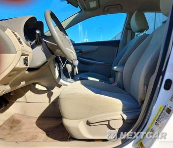 Zdjęcie 7 z 12 samochodu: 2010 TOYOTA COROLLA LE VIN:1NXBU4EE4AZ296283 - miniatura