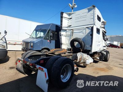 Trzecie zdjęcie samochodu z tyłu: 2023 VOLVO VN VNL - SEMI TRUCK VIN:4V4NC9EH7PN611192 - miniatura