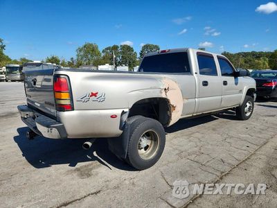 Trzecie zdjęcie samochodu z tyłu: 2004 CHEVROLET SILVERADO K3500 VIN:1GCJK331X4F147031 - miniatura