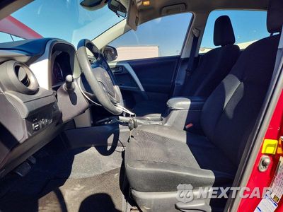 Zdjęcie 7 z 13 samochodu: 2018 TOYOTA RAV4 LE VIN:2T3BFREV1JW766090 - miniatura