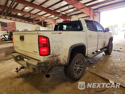 Trzecie zdjęcie samochodu z tyłu: 2022 CHEVROLET COLORADO ZR2 VIN:1GCPTEE19N1182495 - miniatura