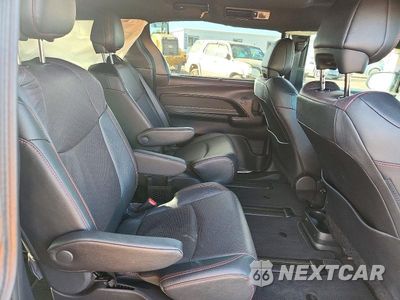 Zdjęcie 11 z 13 samochodu: 2025 TOYOTA SIENNA XSE VIN:5TDCRKEC5SS289703 - miniatura