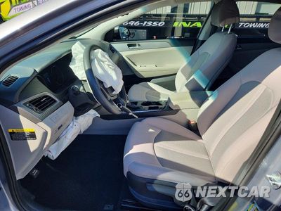 Zdjęcie 7 z 12 samochodu: 2017 HYUNDAI SONATA SE VIN:5NPE24AF7HH476822 - miniatura