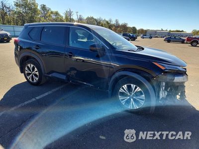 Czwarte zdjęcie samochodu z boku: 2021 NISSAN ROGUE SV VIN:5N1AT3BB7MC833662 - miniatura
