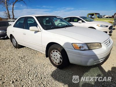 Czwarte zdjęcie samochodu z boku: 1999 TOYOTA CAMRY LE VIN:JT2BG22K0X0365313 - miniatura
