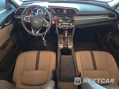 Zdjęcie 8 z 12 samochodu: 2019 HONDA CIVIC EX VIN:19XFC1F31KE217009 - miniatura