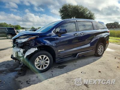 2022 TOYOTA SIENNA XLE 5TDYRKEC9NS118074 - główne zdjęcie licytacji z USA - miniatura