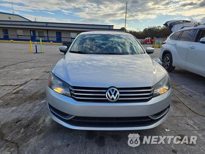 Piąte zdjęcie samochodu w środku: 2013 VOLKSWAGEN PASSAT S VIN:1VWAP7A3XDC056689 - miniatura