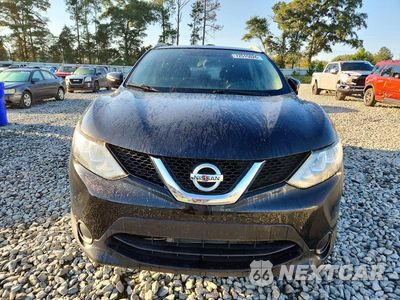 Piąte zdjęcie samochodu w środku: 2017 NISSAN ROGUE SPORT SV VIN:JN1BJ1CR5HW125061 - miniatura