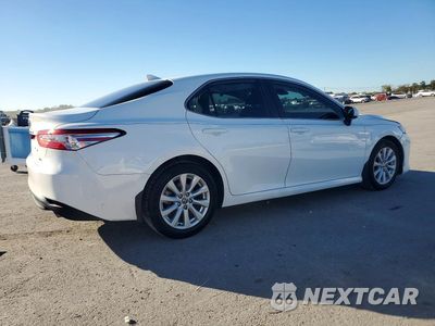 Trzecie zdjęcie samochodu z tyłu: 2020 TOYOTA CAMRY LE VIN:4T1C11AK4LU966764 - miniatura