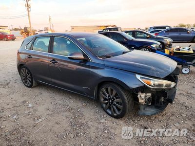 Czwarte zdjęcie samochodu z boku: 2018 HYUNDAI ELANTRA GT SPORT VIN:KMHH55LC7JU073654 - miniatura