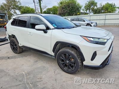 Czwarte zdjęcie samochodu z boku: 2022 TOYOTA RAV4 SE VIN:4T3T6RFV3NU074714 - miniatura