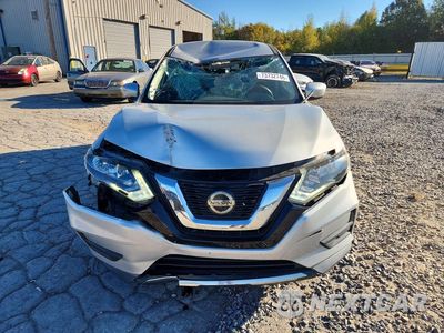 Piąte zdjęcie samochodu w środku: 2018 NISSAN ROGUE S VIN:5N1AT2MT9JC710408 - miniatura