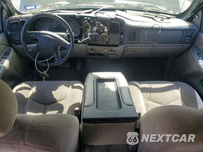 Zdjęcie 8 z 13 samochodu: 2005 CHEVROLET AVALANCHE C1500 VIN:3GNEC12Z25G277967 - miniatura