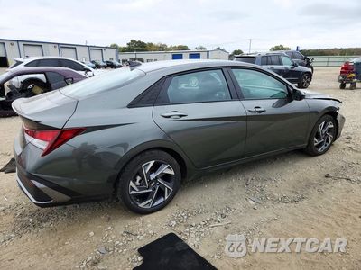 Trzecie zdjęcie samochodu z tyłu: 2025 HYUNDAI ELANTRA SEL SPORT VIN:KMHLM4DG0SU057807 - miniatura