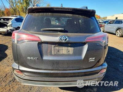 Zdjęcie 6 z 13 samochodu: 2017 TOYOTA RAV4 XLE VIN:JTMRFREV7HD215958 - miniatura