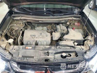 Zdjęcie 12 z 13 samochodu: 2018 MITSUBISHI OUTLANDER SE VIN:JA4AZ3A32JZ035425 - miniatura