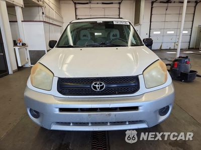 Piąte zdjęcie samochodu w środku: 2004 TOYOTA RAV4 BASE VIN:JTEHD20V640037358 - miniatura
