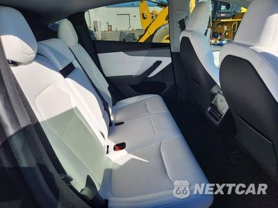 Zdjęcie 11 z 14 samochodu: 2026 TESLA MODEL Y VIN:7SAYGDED6TF441397 - miniatura