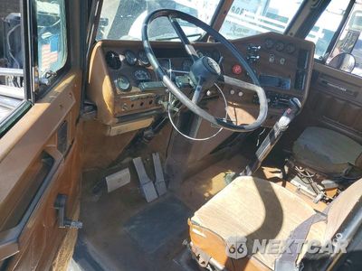 Zdjęcie 8 z 14 samochodu: 1988 FREIGHTLINER CONVENTIONAL FLC VIN:1FUPYDYB3JP330351 - miniatura