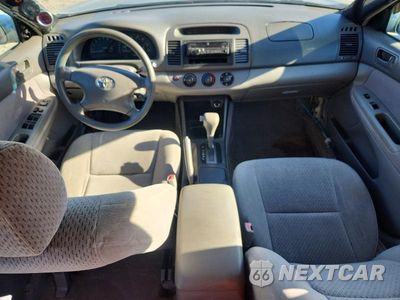 Zdjęcie 8 z 12 samochodu: 2002 TOYOTA CAMRY LE VIN:4T1BE32K02U101119 - miniatura