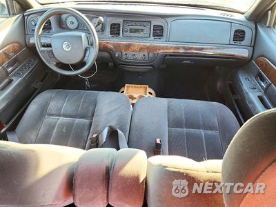 Zdjęcie 8 z 12 samochodu: 2008 MERCURY GRAND MARQUIS GS VIN:2MEFM74V48X607799 - miniatura