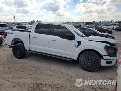 Czwarte zdjęcie samochodu z boku: 2025 FORD F150 XLT VIN:1FTFW3L53SKE44742 - miniatura