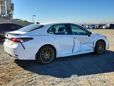 Trzecie zdjęcie samochodu z tyłu: 2024 TOYOTA CAMRY HYBRID SE NIGHTSHADE VIN:4T1T31AK6RU063311 - miniatura