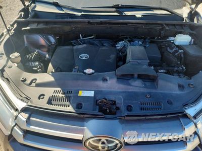Zdjęcie 12 z 13 samochodu: 2019 TOYOTA HIGHLANDER XLE VIN:5TDKZRFH7KS366571 - miniatura
