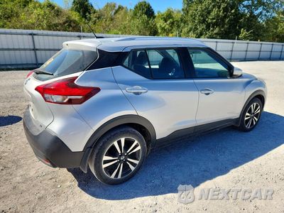 Trzecie zdjęcie samochodu z tyłu: 2018 NISSAN KICKS SV VIN:3N1CP5CU5JL536924 - miniatura