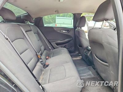 Zdjęcie 10 z 12 samochodu: 2018 CHEVROLET MALIBU LT VIN:1G1ZD5STXJF105670 - miniatura