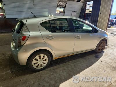 Trzecie zdjęcie samochodu z tyłu: 2013 TOYOTA PRIUS C ONE VIN:JTDKDTB31D1536624 - miniatura