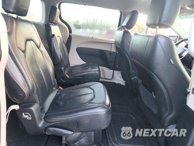 Zdjęcie 11 z 13 samochodu: 2017 CHRYSLER PACIFICA TOURING L VIN:2C4RC1BG1HR583288 - miniatura