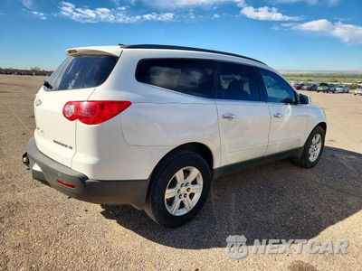 Trzecie zdjęcie samochodu z tyłu: 2012 CHEVROLET TRAVERSE LT VIN:1GNKVJED5CJ326460 - miniatura